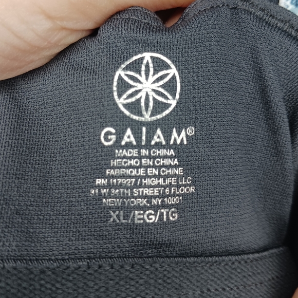 Gaiam Blue Tank To with built in sports bra Size XL - Picture 3 of 3